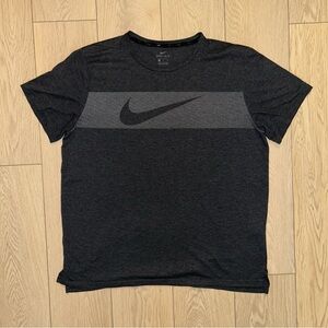 Nike Men’s Dri-fit Breathe Graphic T-shirt XL